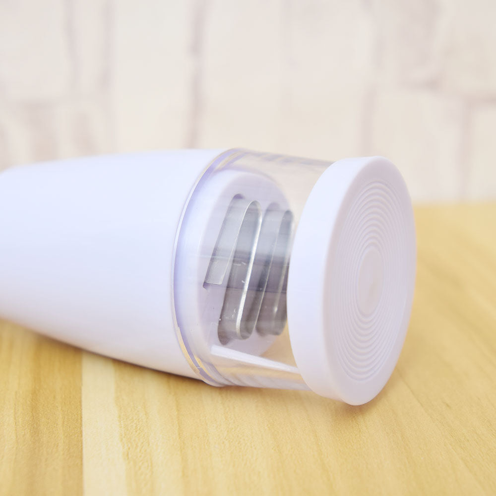 Hand-pressed semi-automatic garlic cutter