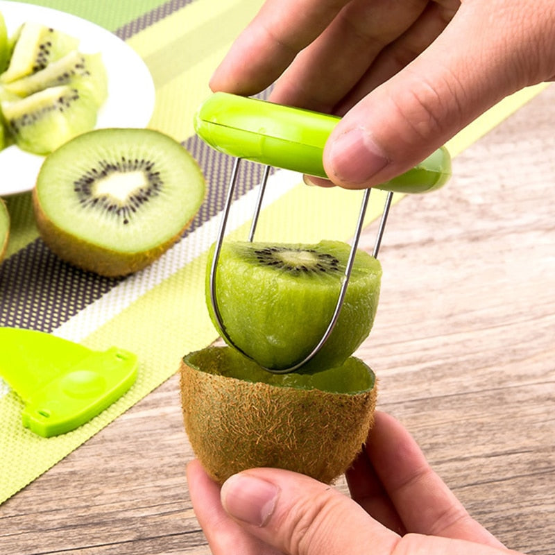 Kiwi Cutter: Creative Fruit Peeling