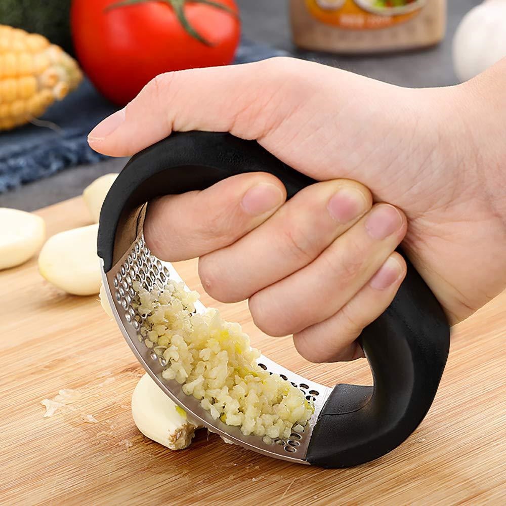 Flavorful Ease: Garlic Press & Squeezer